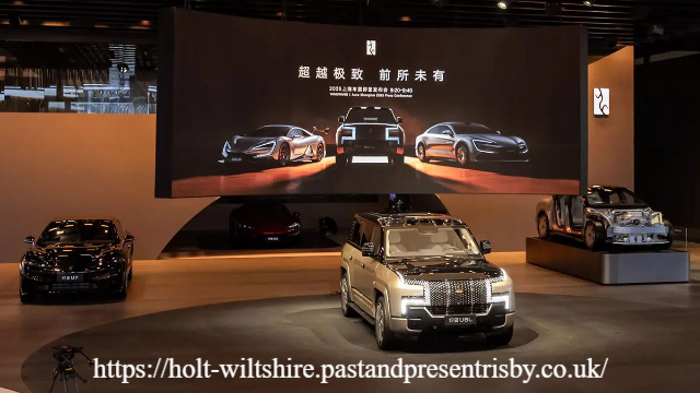 Peluncuran Perdana BYD Yangwang U8L di Shanghai